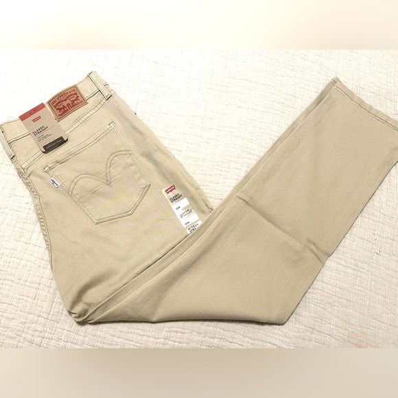 NWT Levi’s Classic Straight Fit Jean - Picture 4 of 7